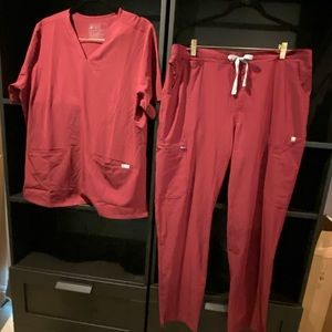 Figs FIONlite Burgundy XL Casma and XL Yola